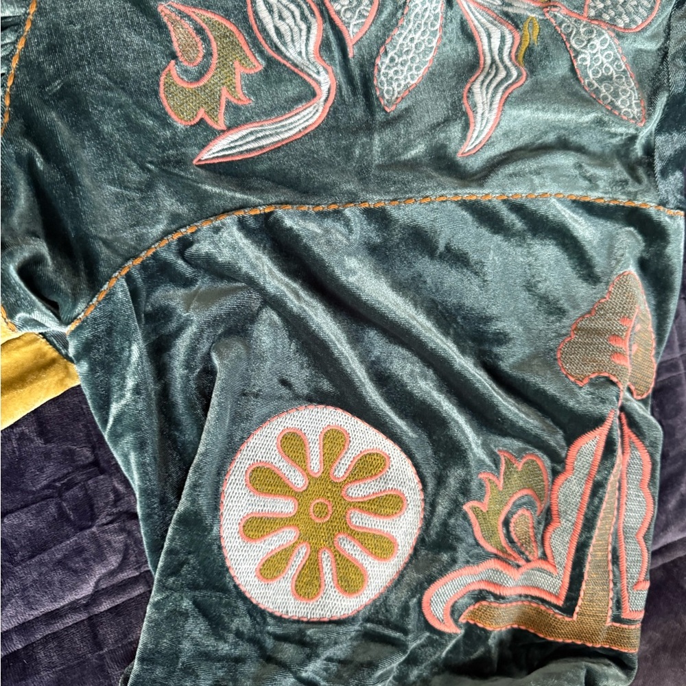 Embroidered Velvet Green and Gold Women's Top - Picture 4 of 5